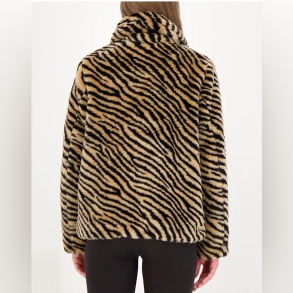 KATE SPADE NOVELTY ZEBRA FAUX FUR COAT SIZE LARGE NWT COZY FALL AUTUMN COAT - Picture 4 of 6